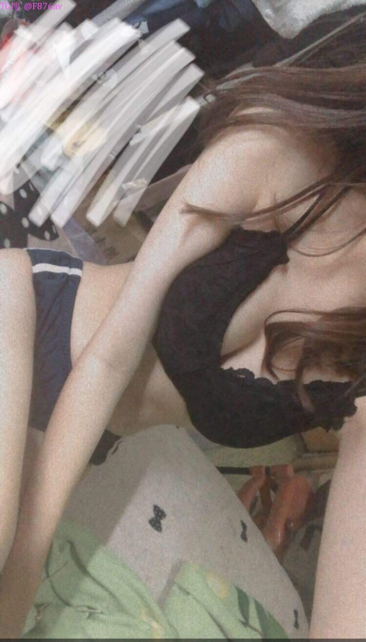 Những cô gái xinh đẹp, ưa nhìn quan hệ tình dục, đôi tay già nua của tình yêu có kỹ năng tán tỉnh và đào hố hạng nhất, vừa thú vị vừa cổ điển...